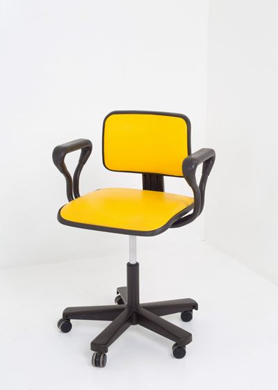 Poltroncina Edys. Olivetti Synthesis