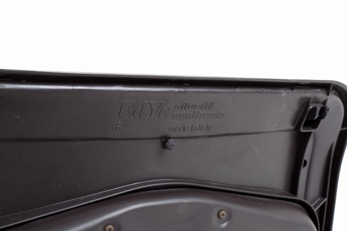 Poltroncina Edys. Olivetti Synthesis