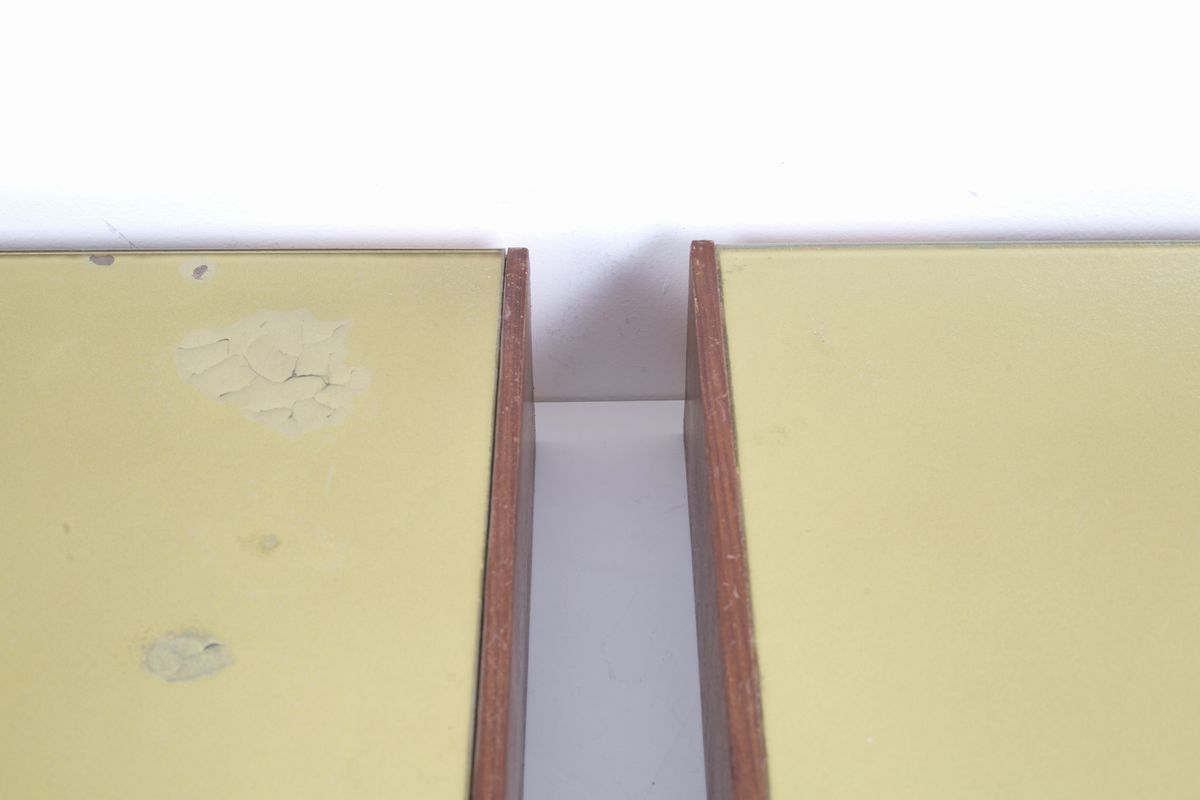 Coppia di Comodini Pensili in Legno e Vetro