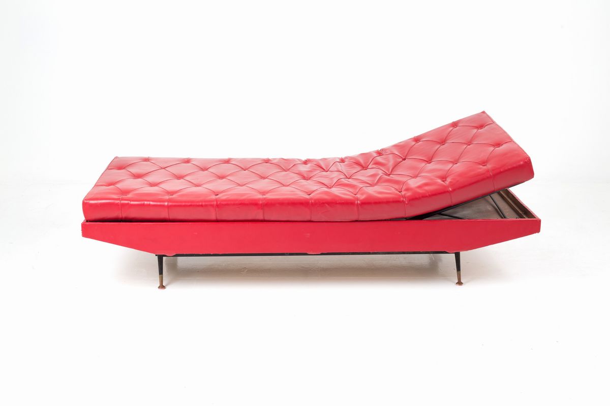 Divano Rosso con Schienale Removibile