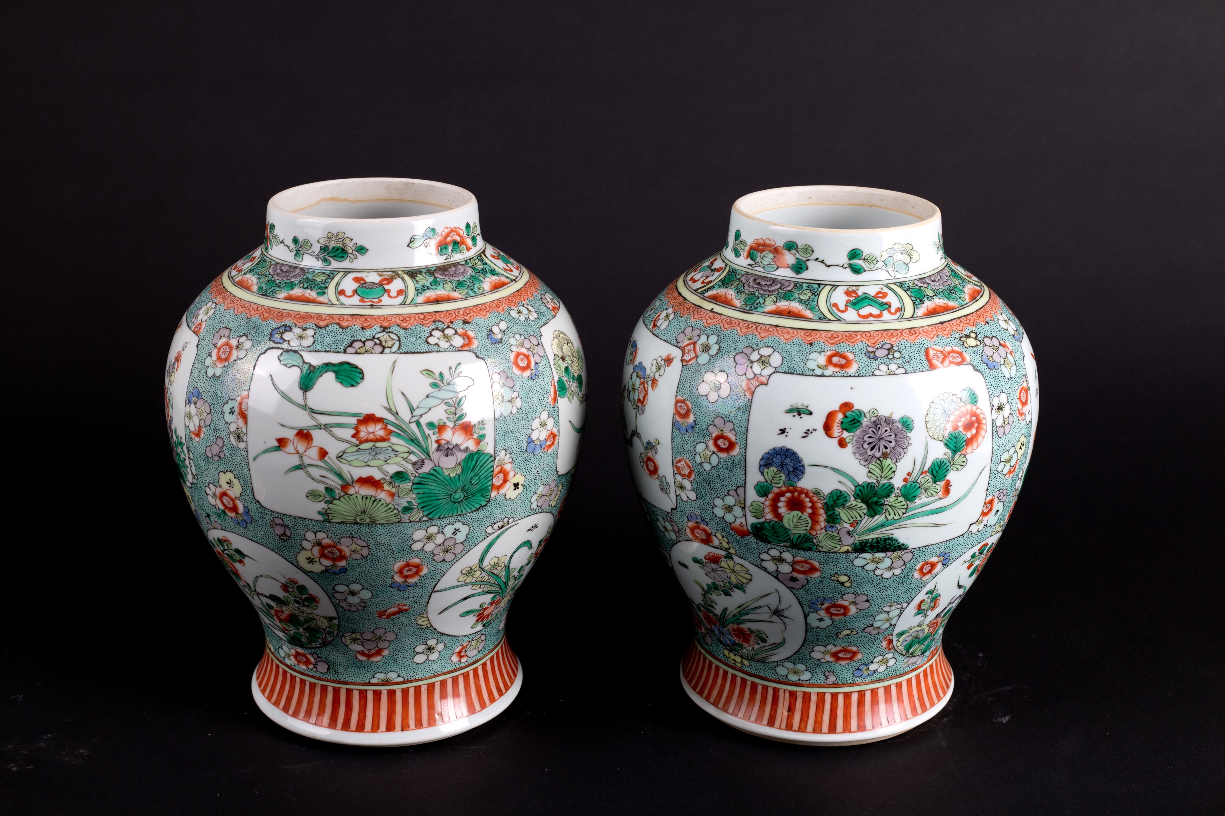 Coppia di vasi. Famglia Rosa