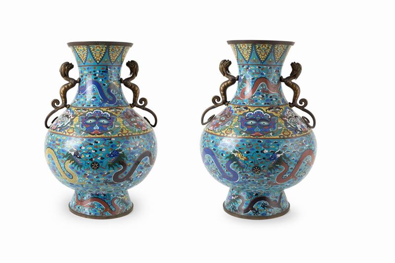 Coppia di vasi in bronzo cloisonne