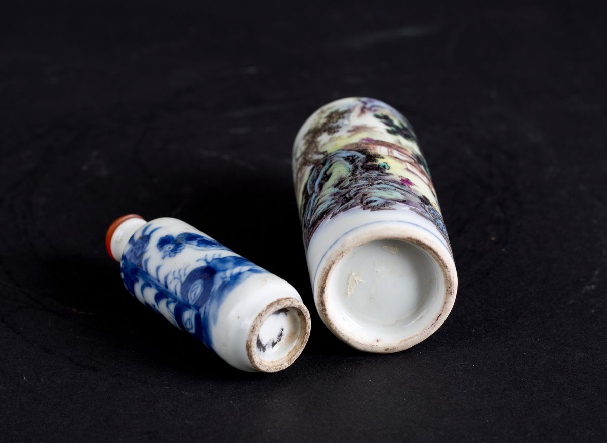 Due snuff bottle