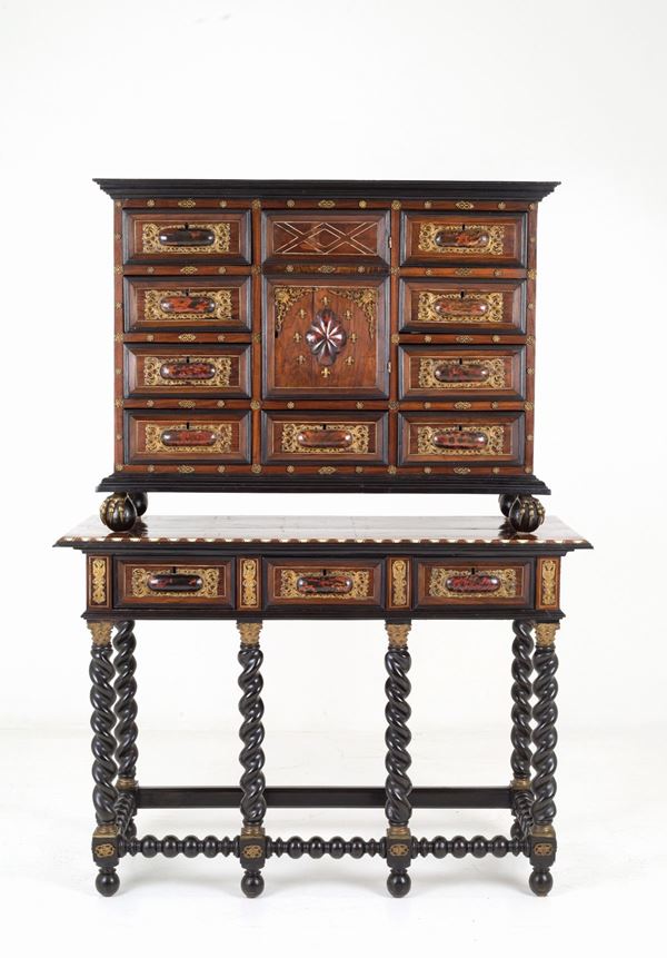 Coin holder cabinet