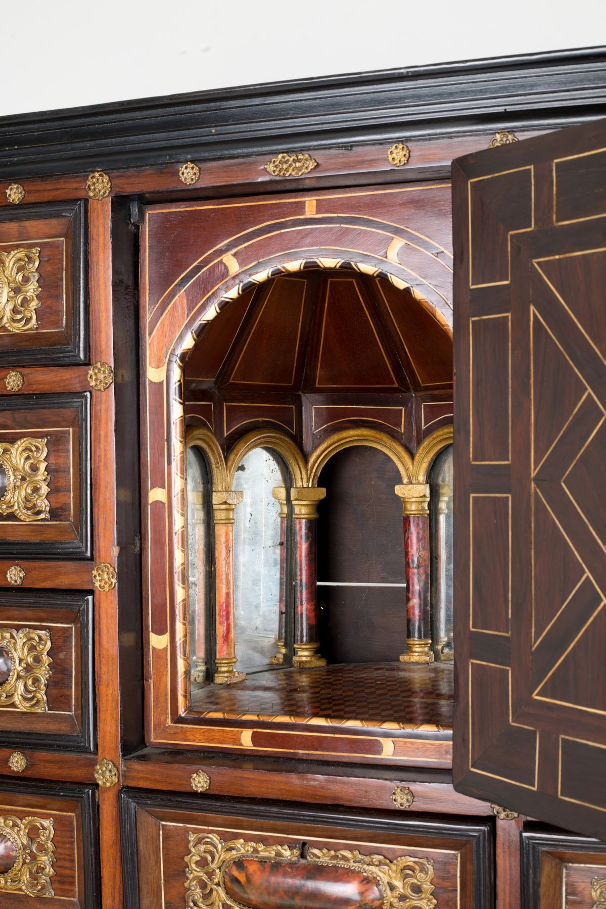 Monetiere lastronato