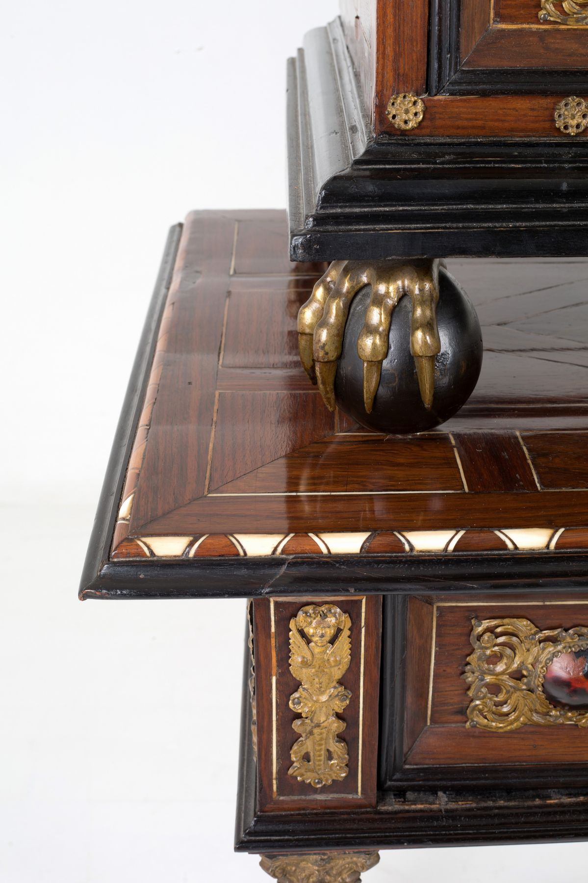 Monetiere lastronato