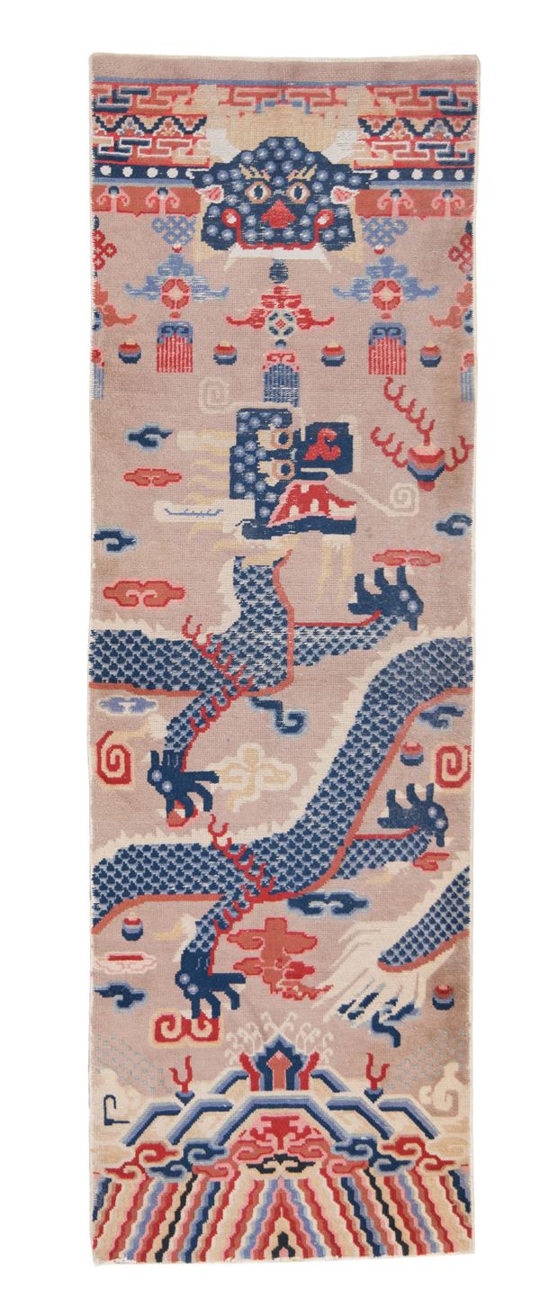 Dragon design carpet. Tibet