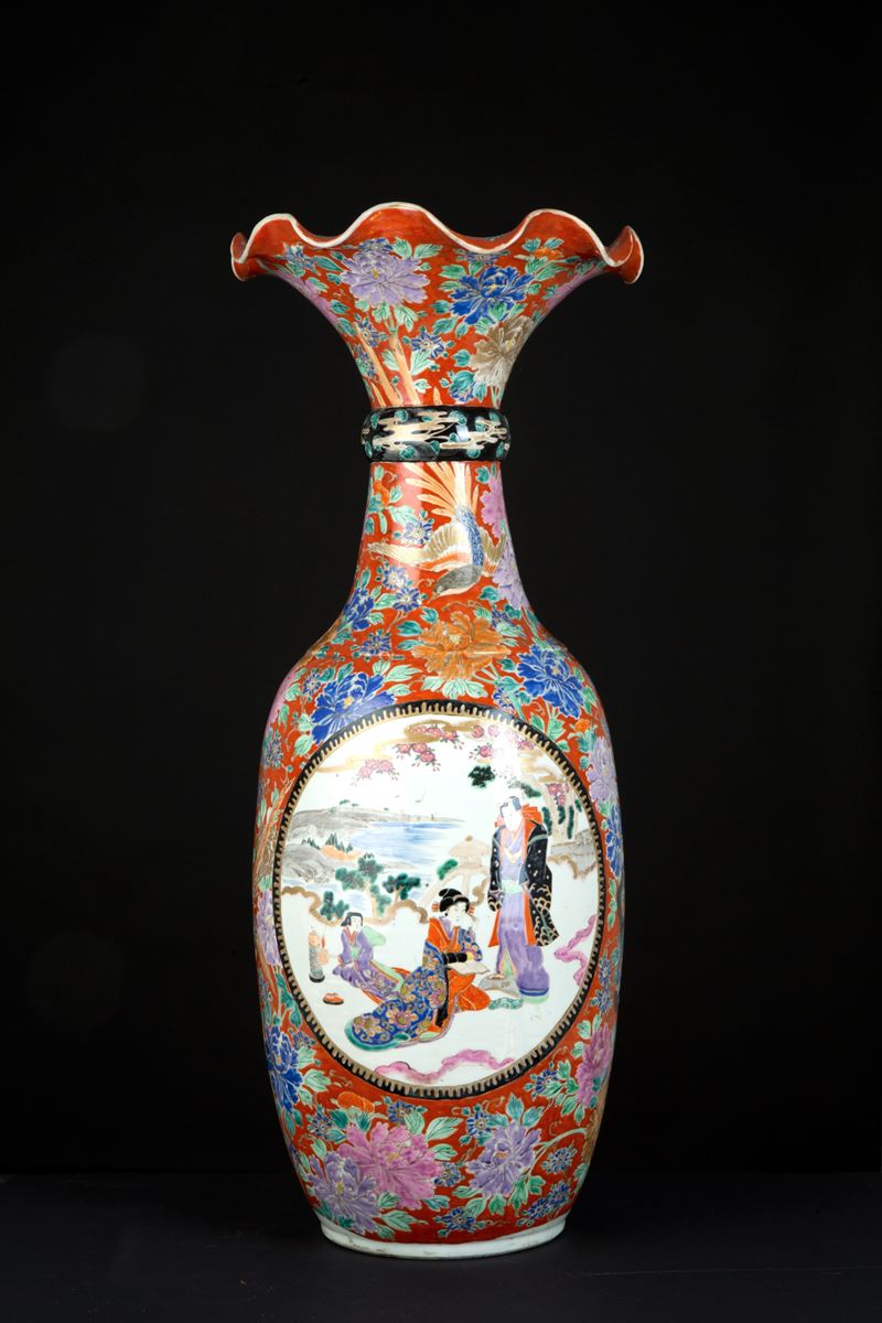 Vaso con bordo polilobato