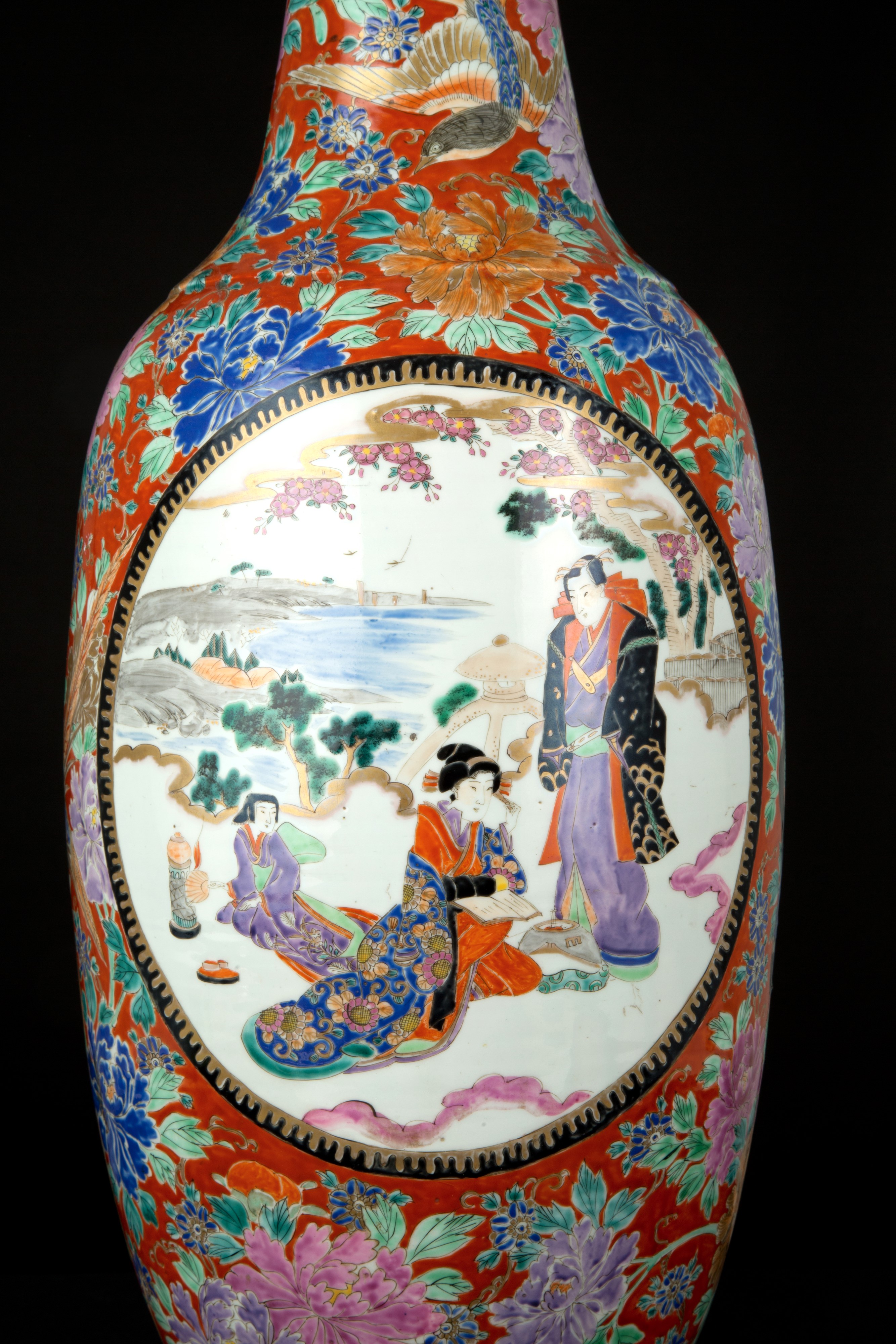 Vaso con bordo polilobato