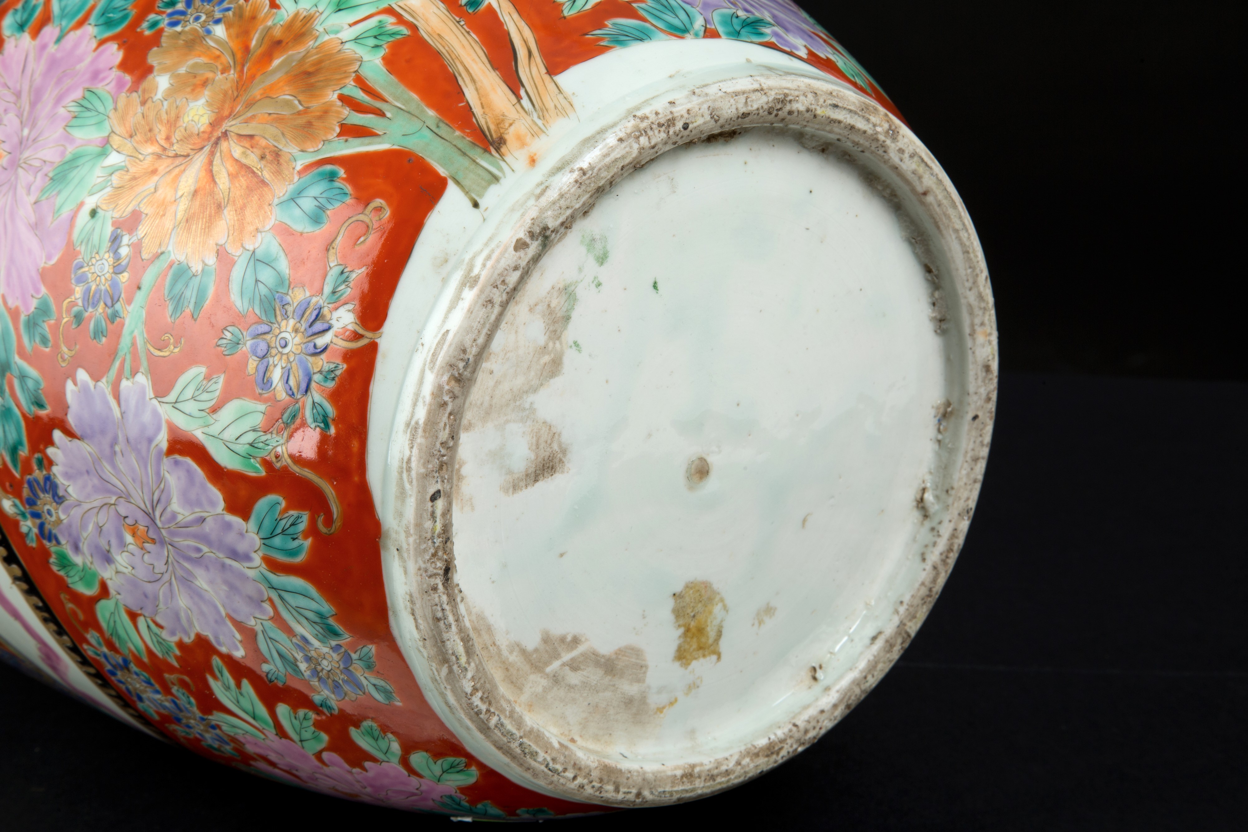 Vaso con bordo polilobato