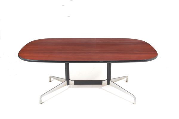 CHARLES &amp; RAY EAMES - Tavolo ovale in legno
