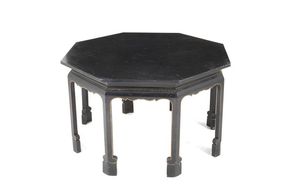 Tavolo ottagonale