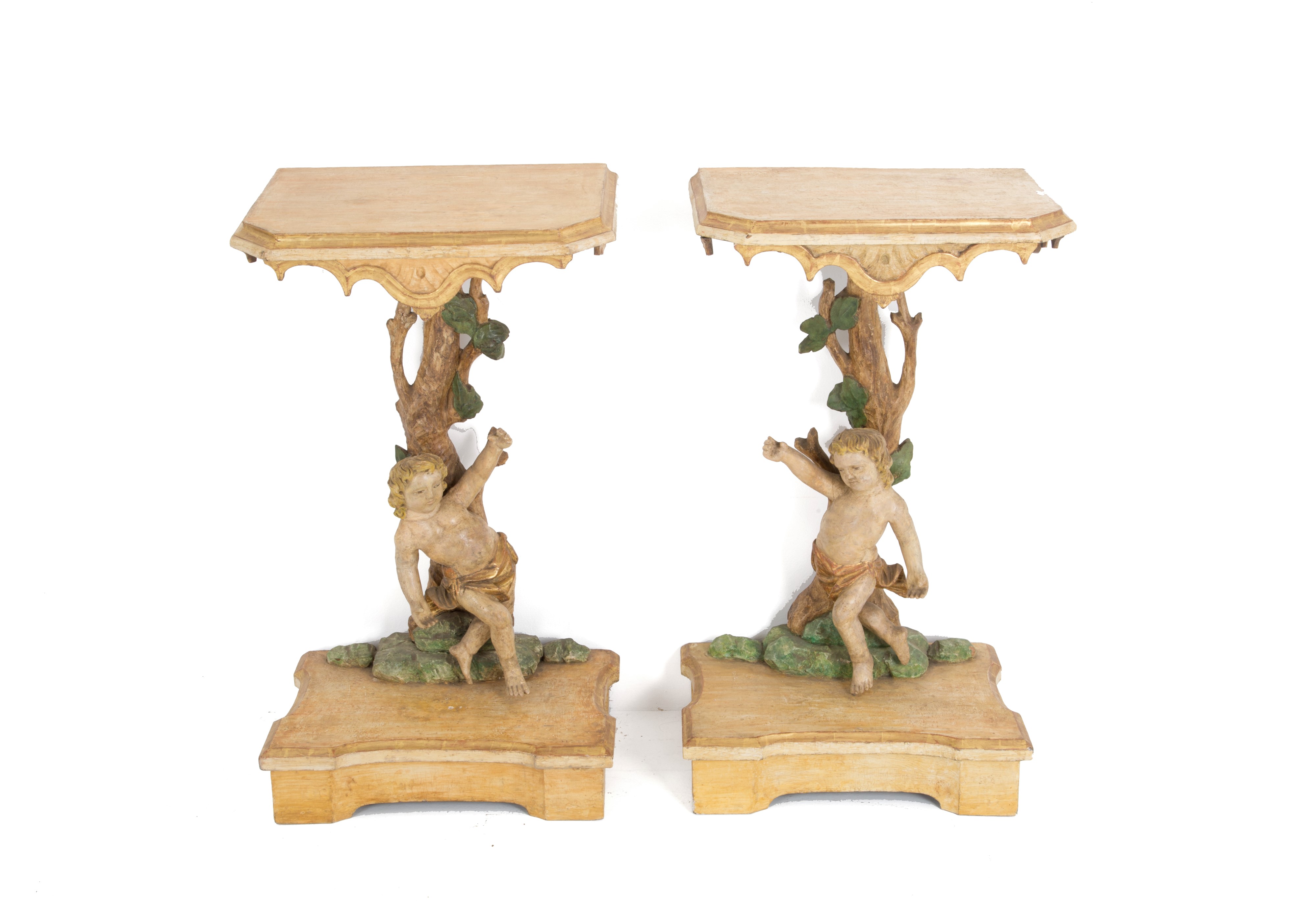 Coppia di piccole consolle