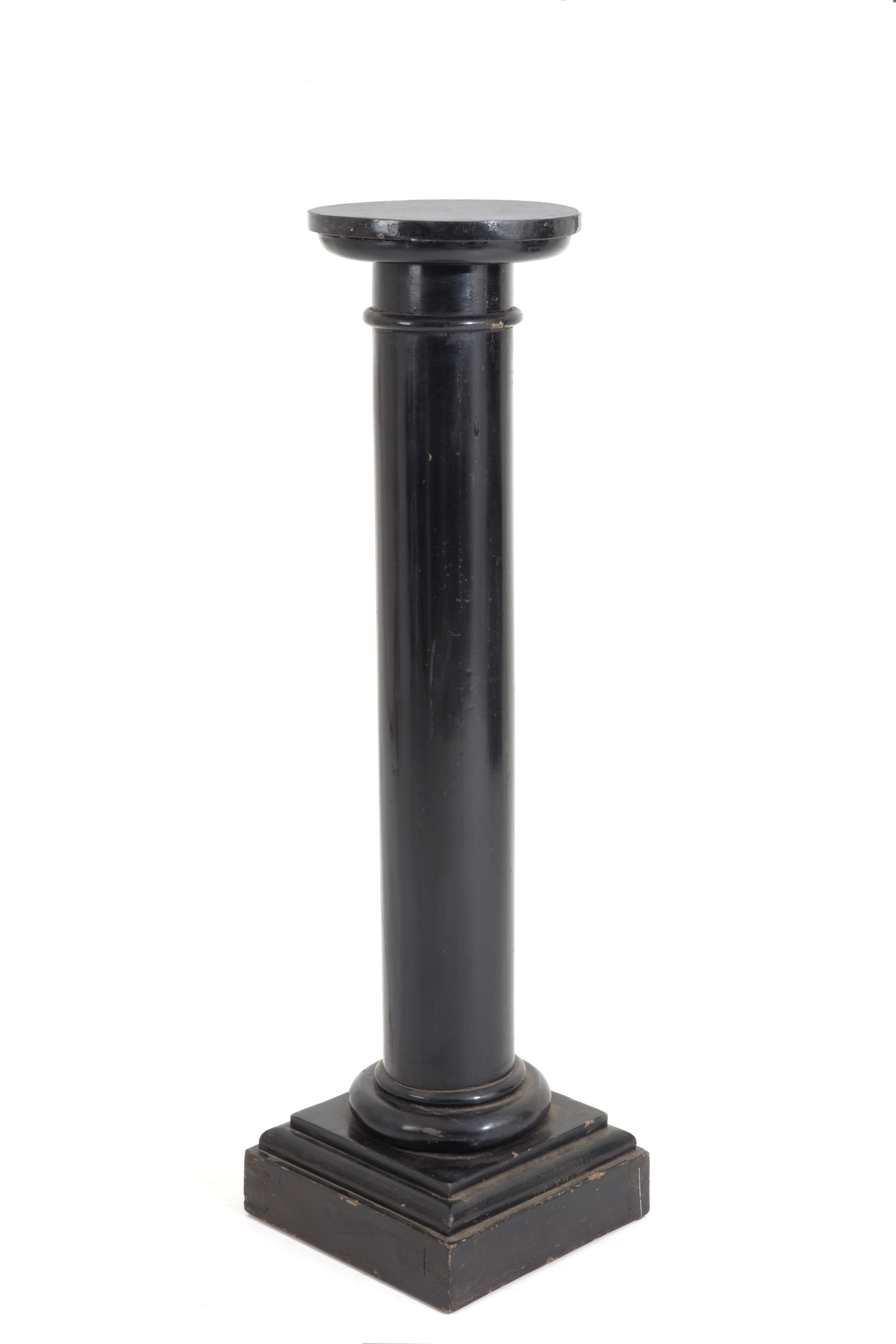 Colonna in legno laccato