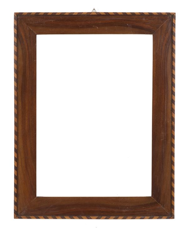 Frame with end wood profiles