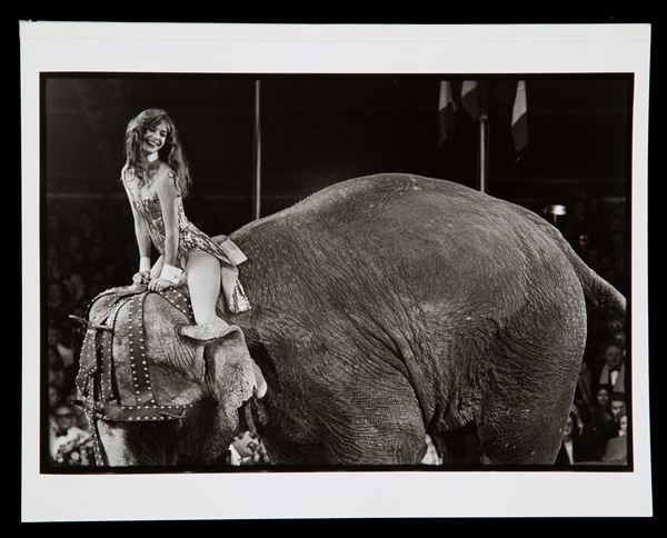 DANIEL LEBEE - "JANE BRIKIN ET JEAN-CLAUDE BRIALY DANS SWEET TOFFY. GALA DE L'UNION DES ARTISTES. 1975"