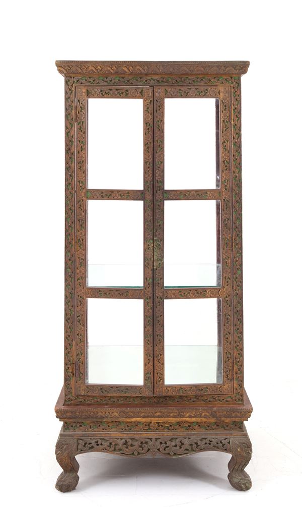 Vetrina in legno intagliato e dorato 