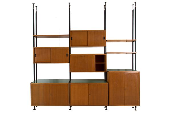 Three-element bookcase with glass shelves