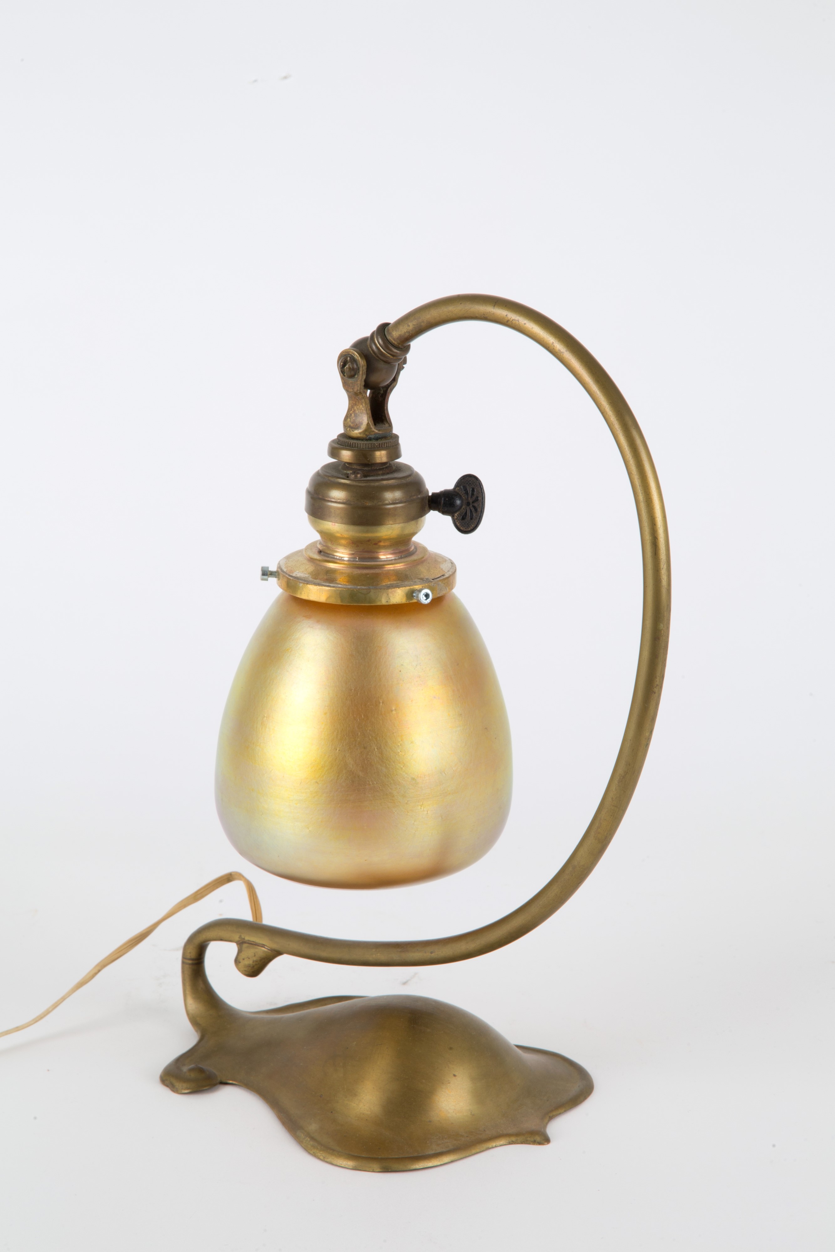 Lampada da tavolo con diffusore oro