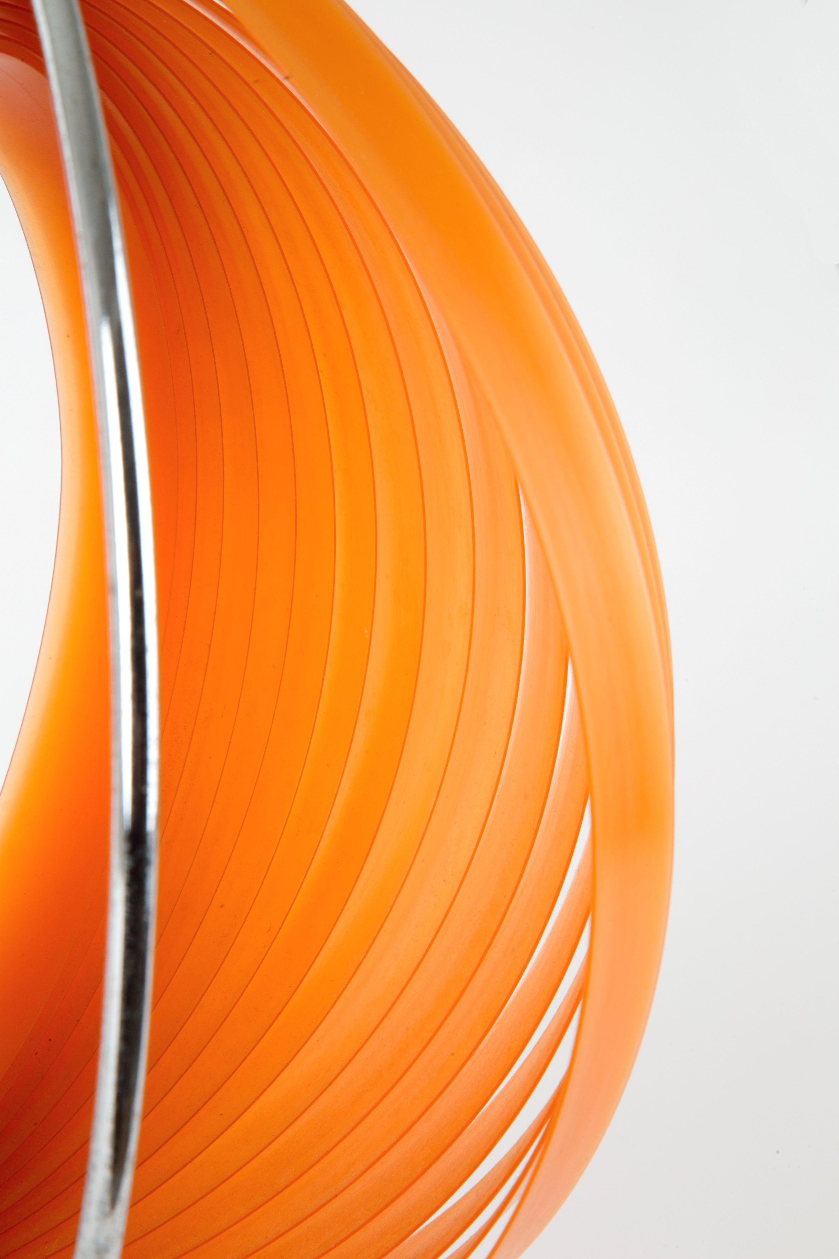 Lampada in materiale plastico arancione