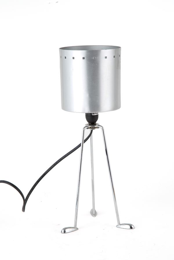 Table lamp in satin aluminum