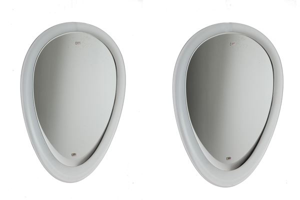 Pair of mirrors