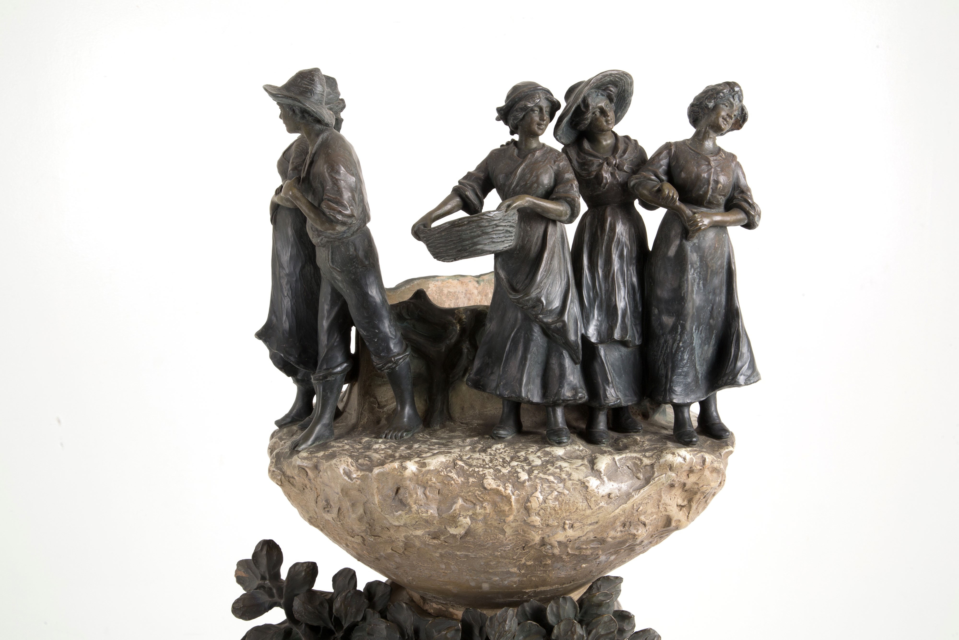 Colonna con vaso in terracotta