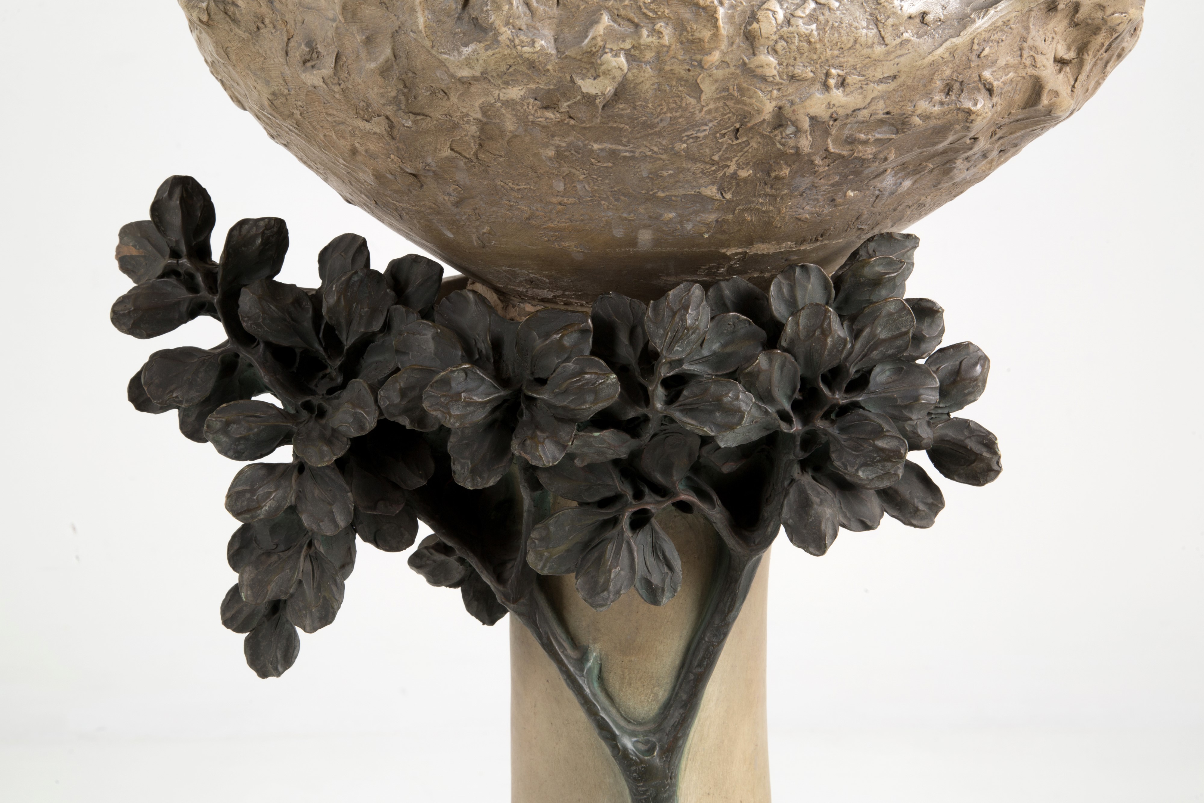 Colonna con vaso in terracotta