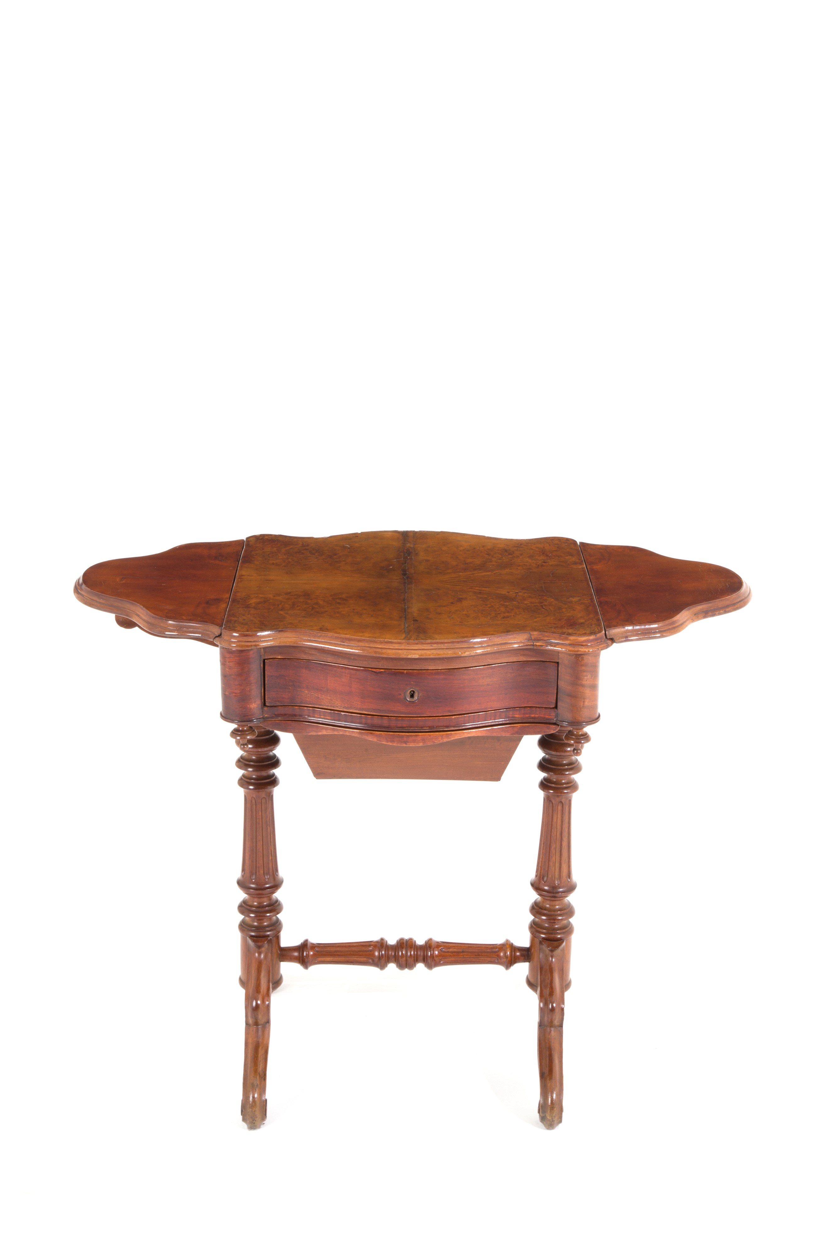 Tavolino da lavoro a bandelle