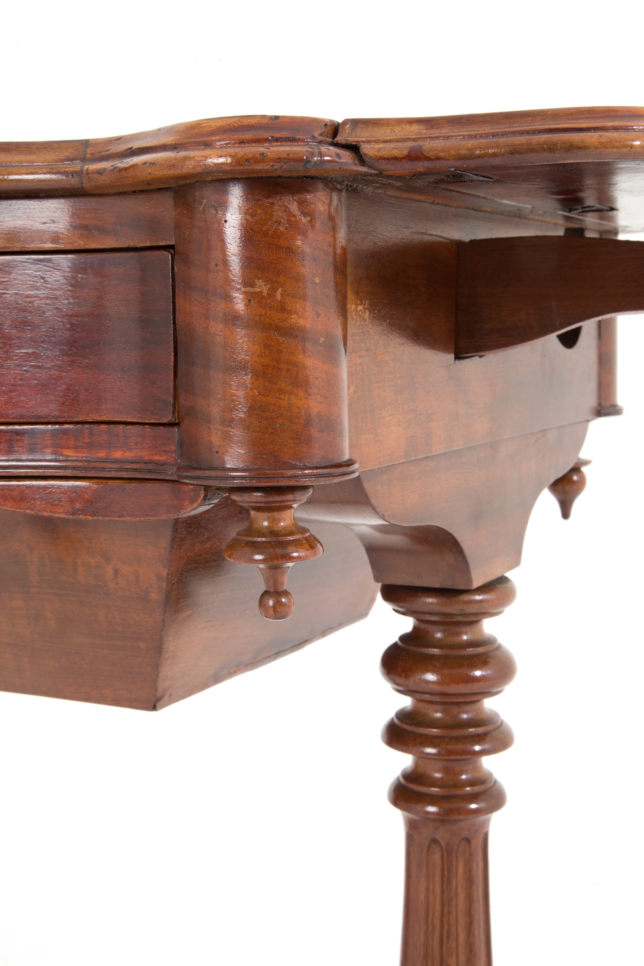 Tavolino da lavoro a bandelle