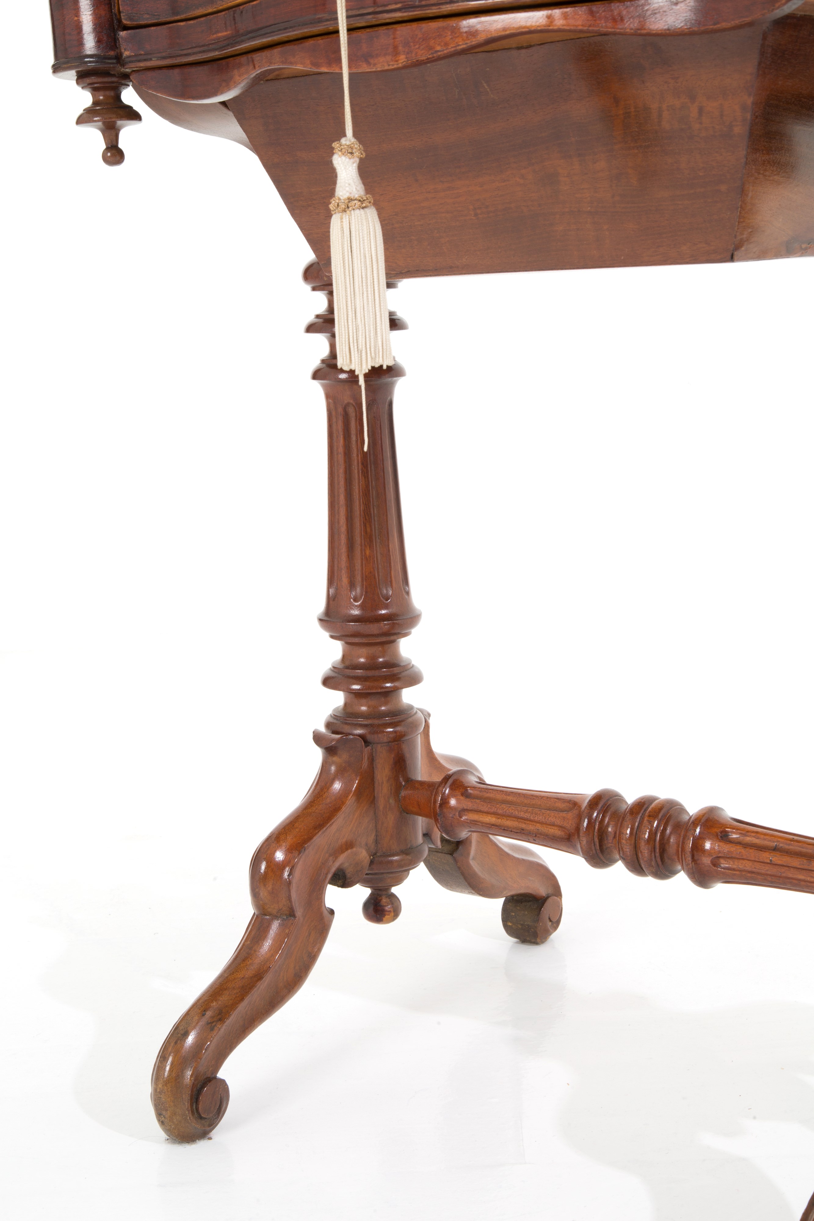 Tavolino da lavoro a bandelle