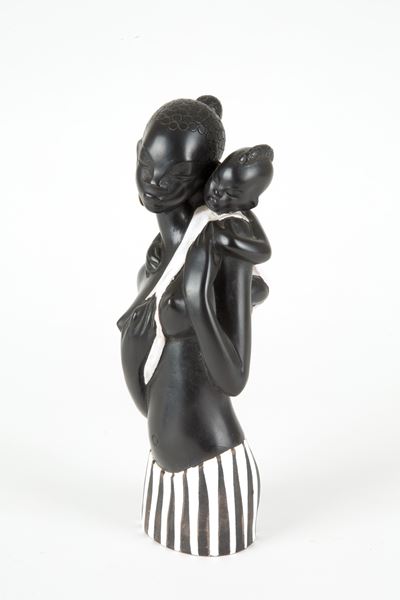 Scultura in Ceramica Nera "maternita' "