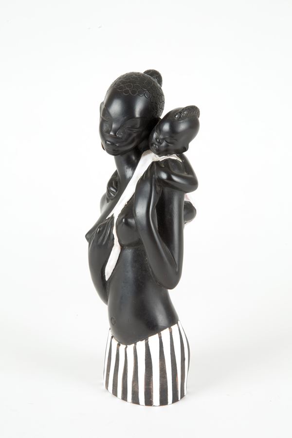 Black ceramic sculpture "MATERNITY"