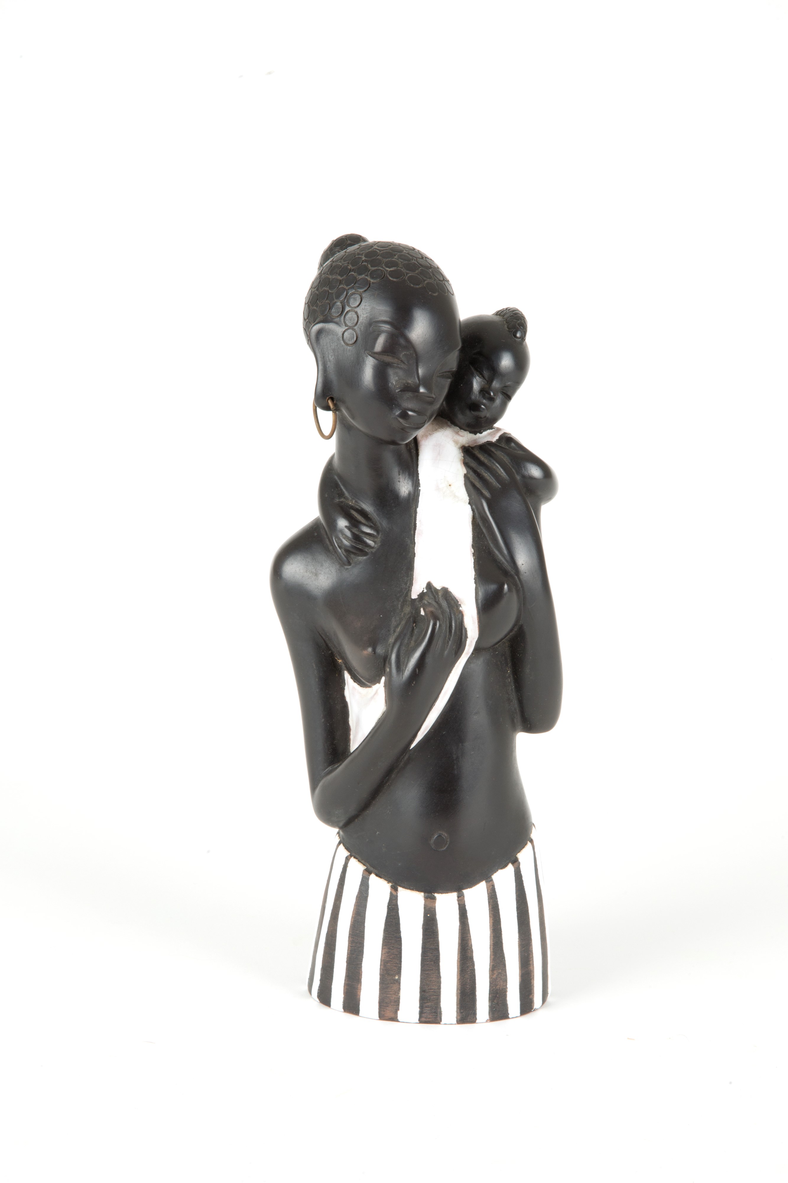 Scultura in Ceramica Nera "maternita' "