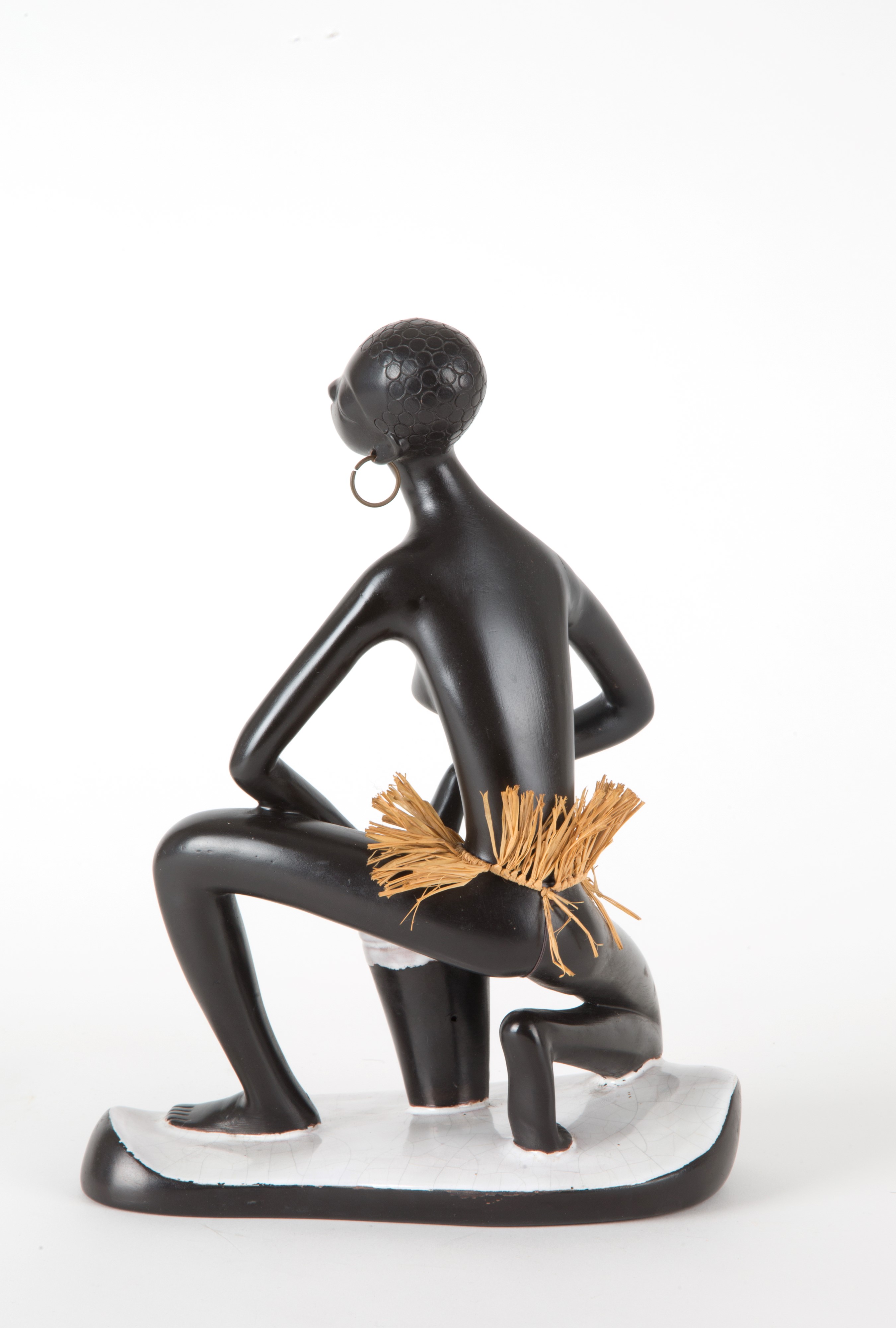 Leopold Anzengruber - Scultura in Ceramica Nera "suonatrice di Tam Tam"