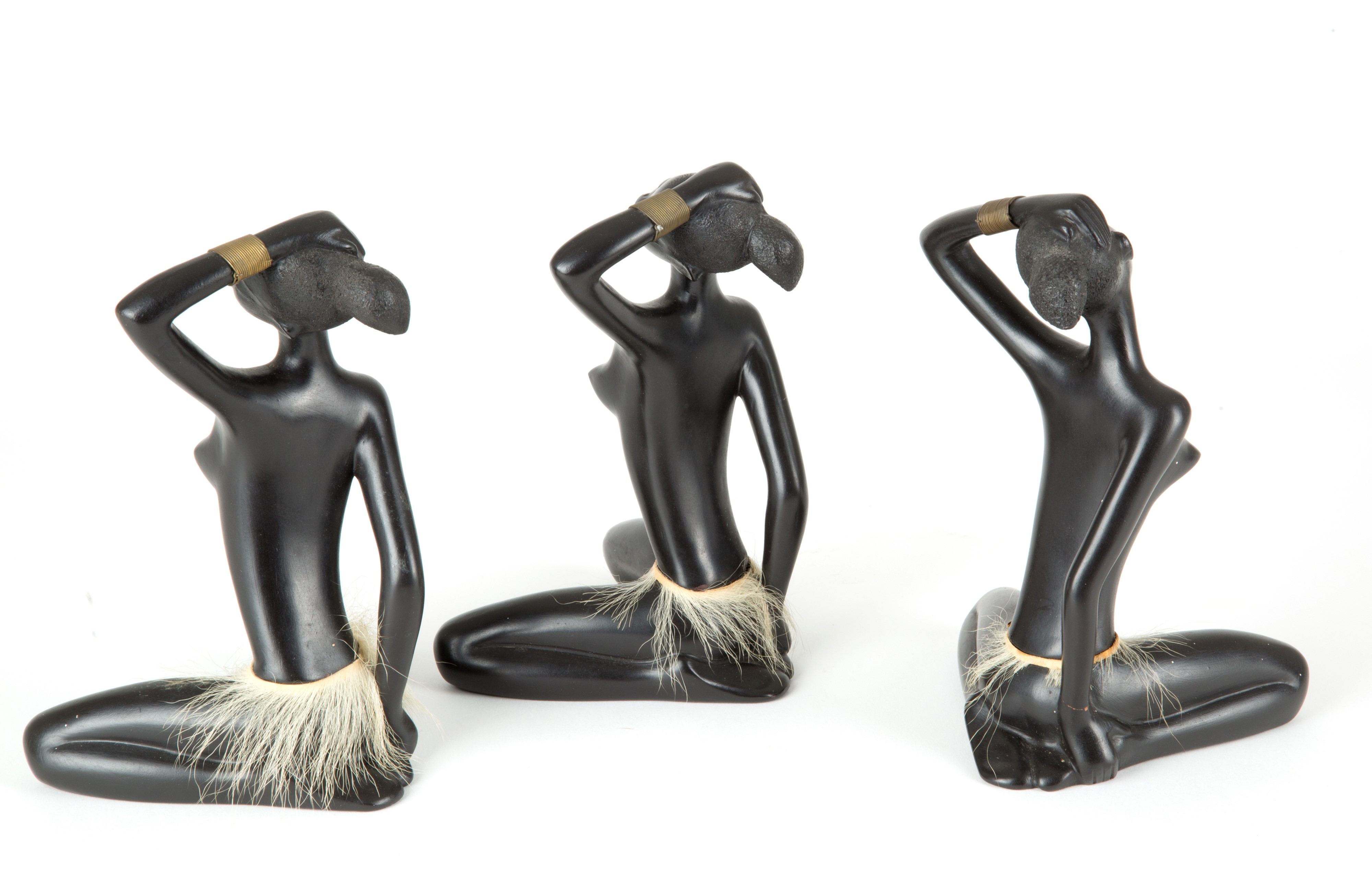 Leopold Anzengruber - Tre Sculture in Ceramica Nera "ballerine"