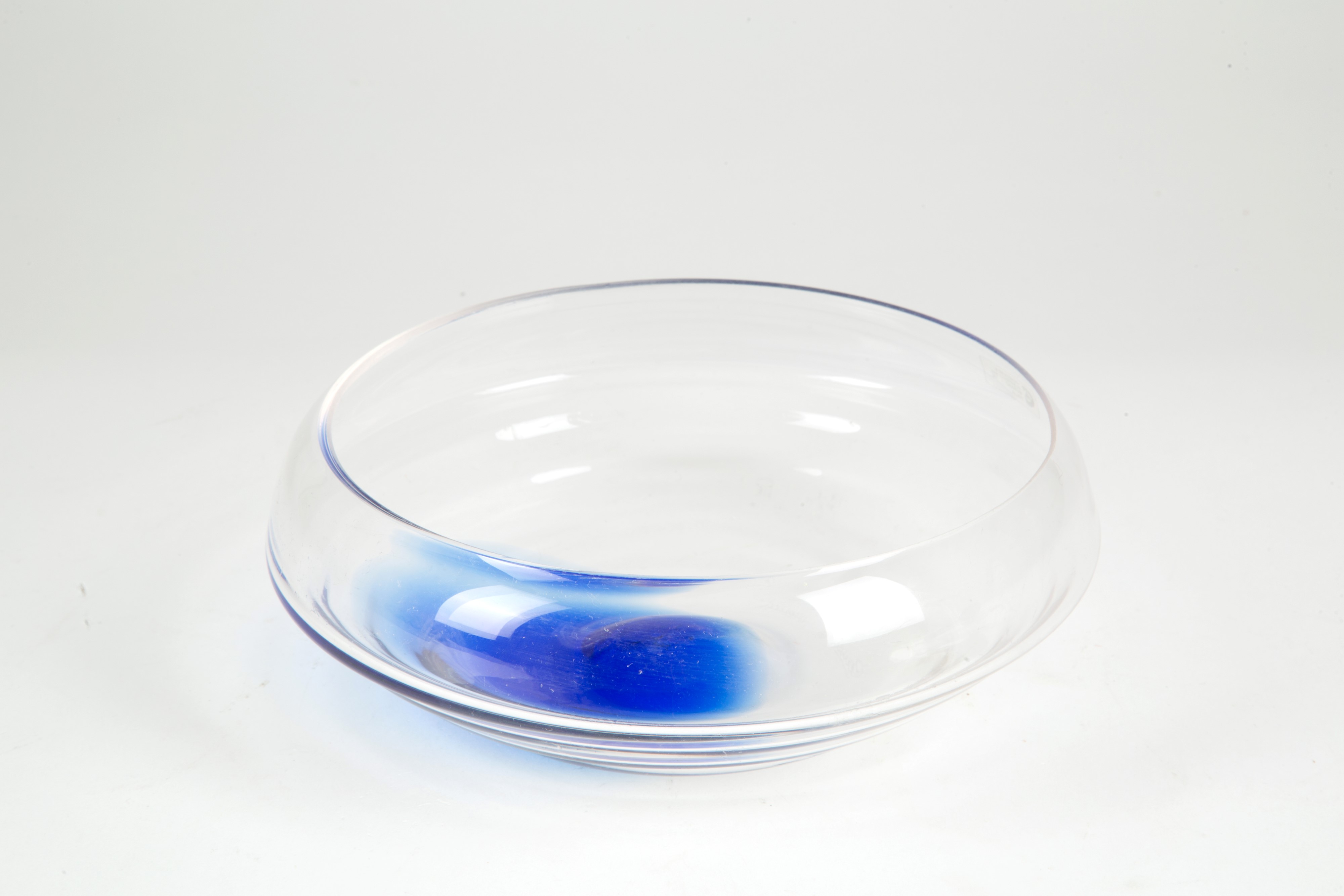 Simone Cenedese, Maurizio Albarelli - Centrotavola in Vetro Trasparente con Macchia Blu