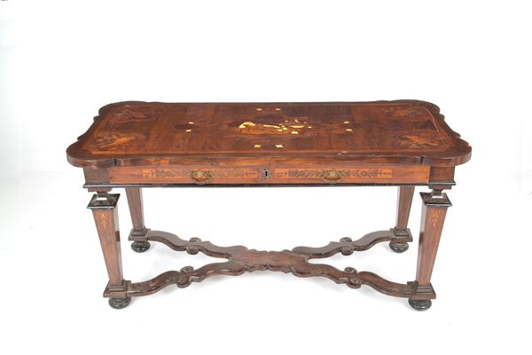Writing table