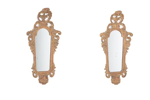 Pair of mirrors