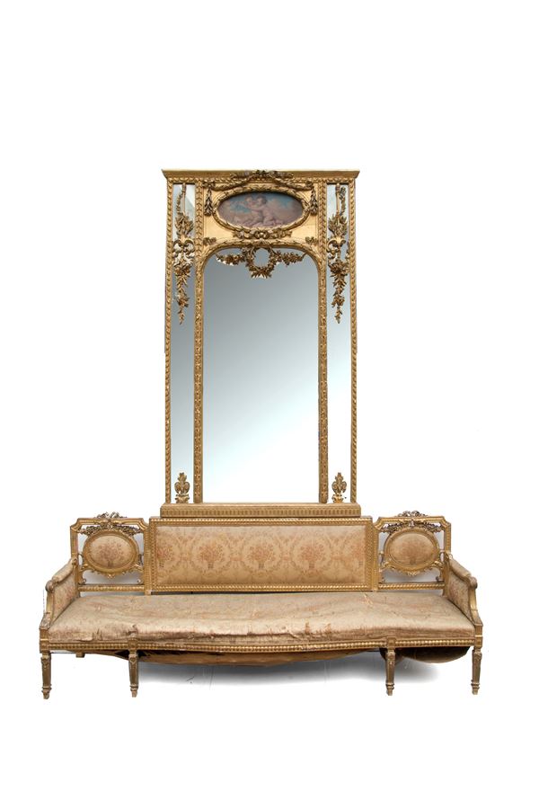 Sofa with mirror. SOLEI HEBERT & C., NAPOLI