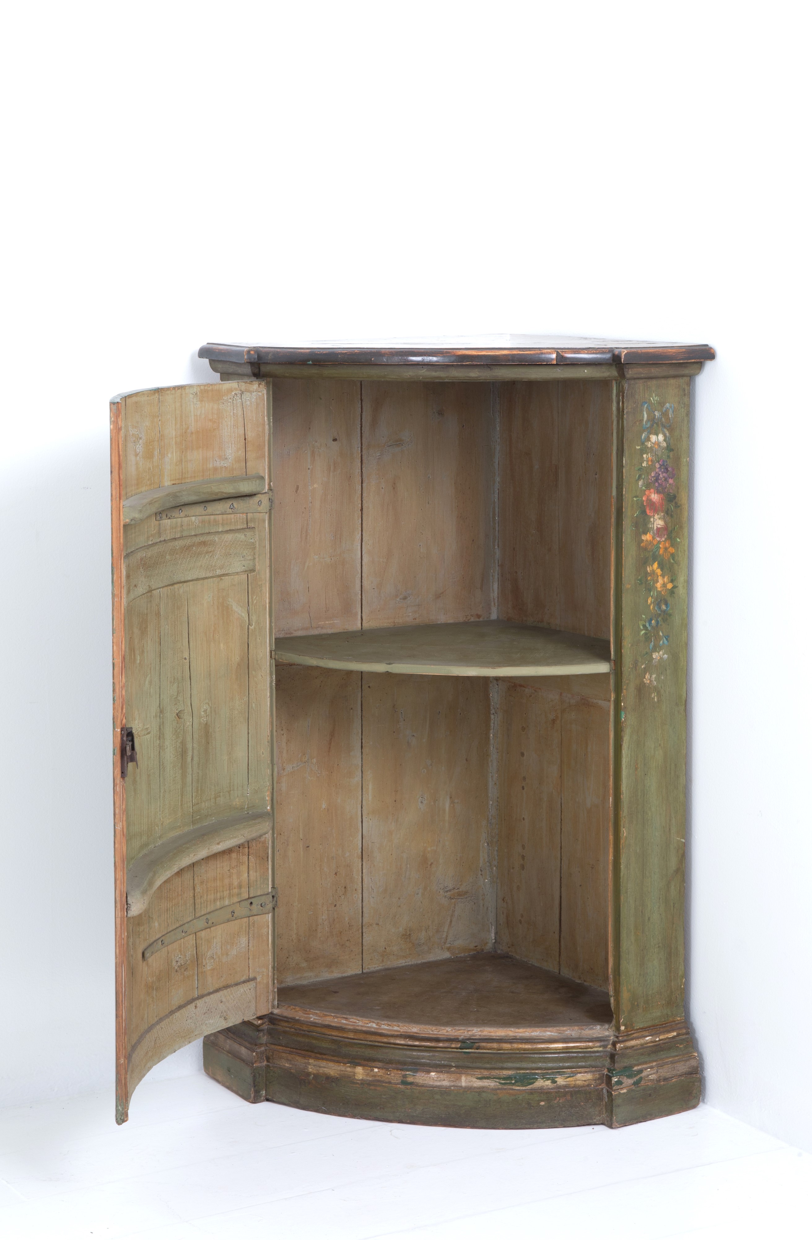 Coppia di cantonali laccati