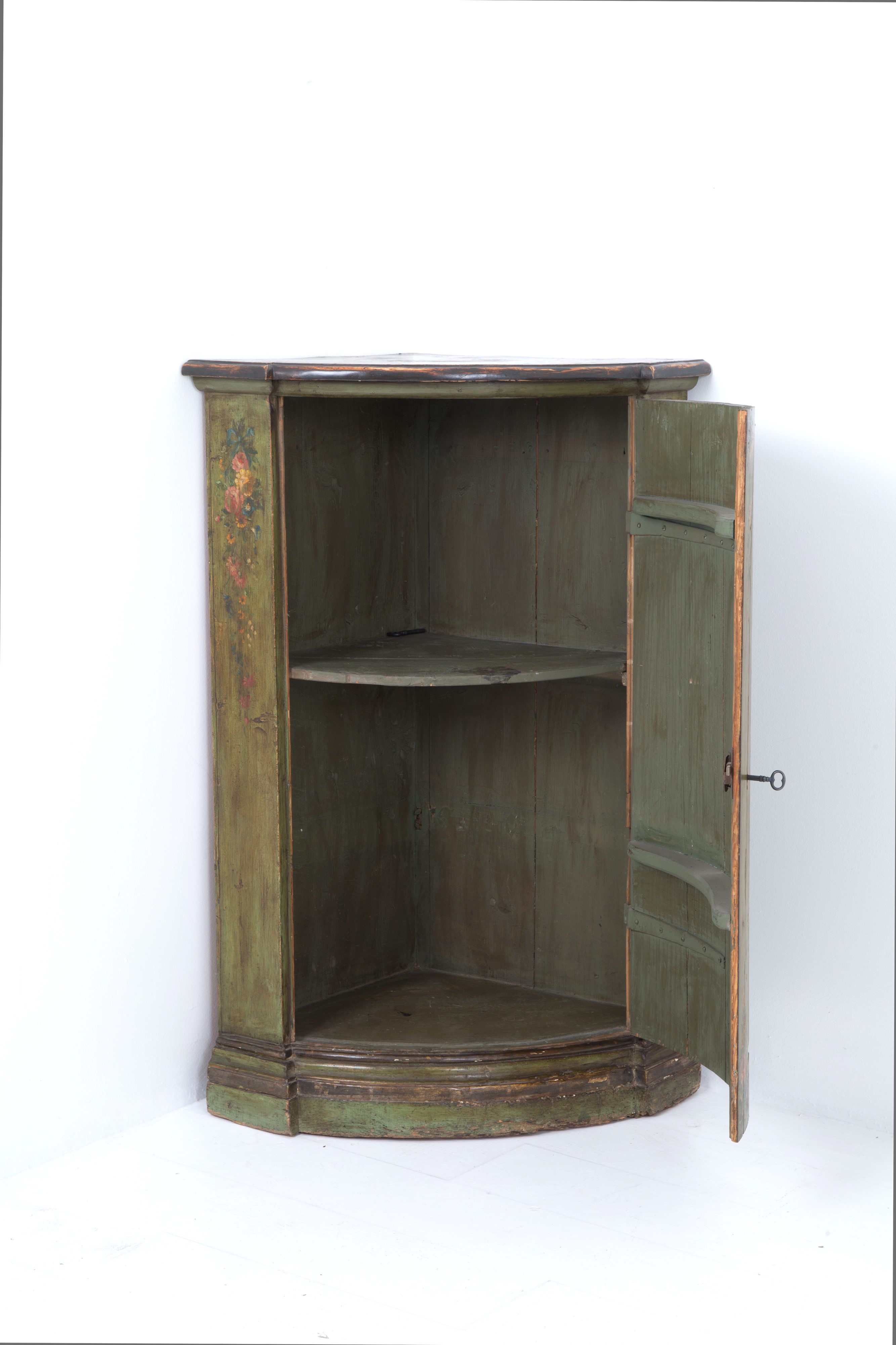 Coppia di cantonali laccati