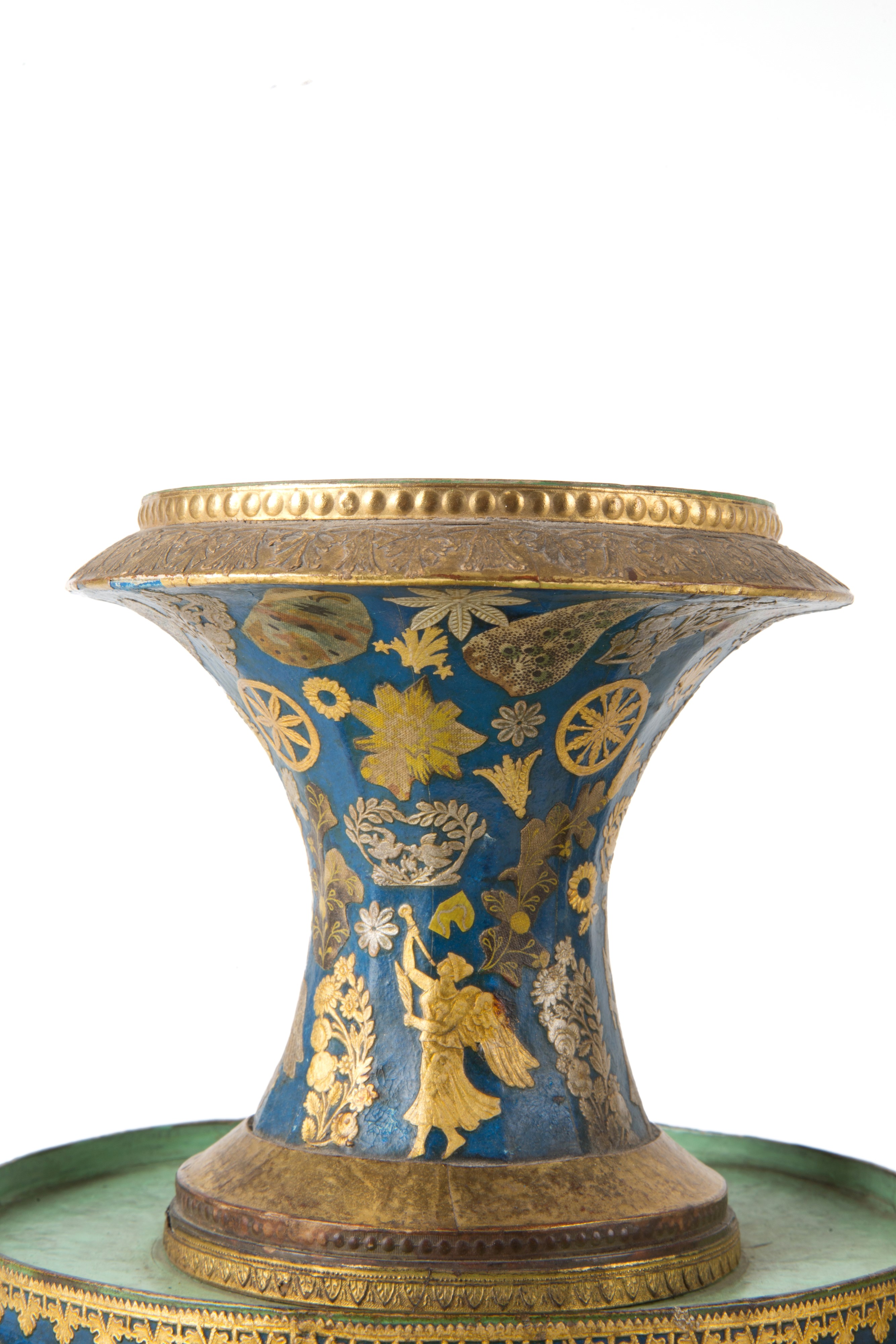 Coppia di alzate in papier maché