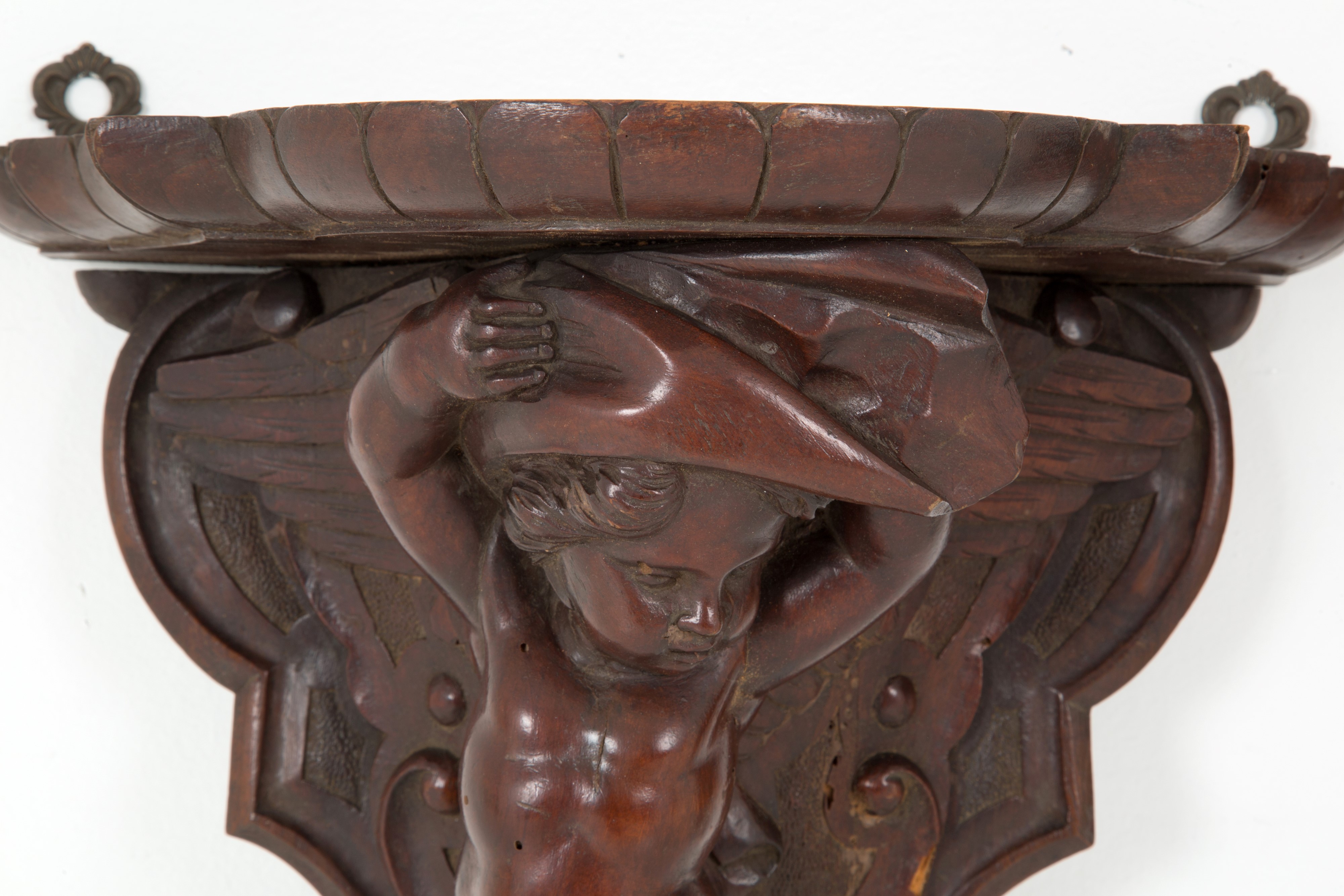Coppia di Mensole con Putti