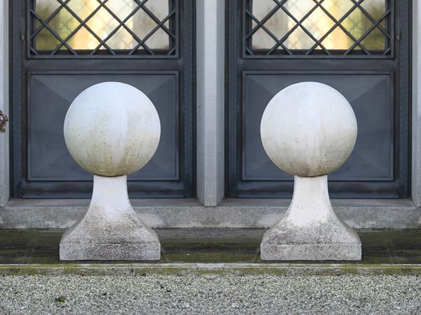 Pair of spheres