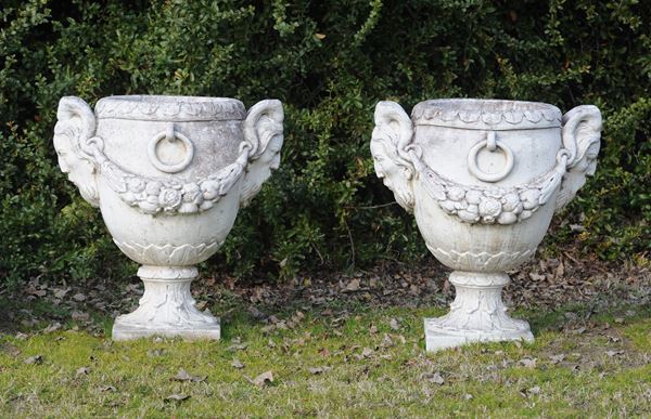 Coppia di vasi con ghirlande e mascheroni  - Asta MILANO DECOR - Antiques, Fine Art, Photographs & Design Auction (n. 96) - Viscontea Casa d'Aste