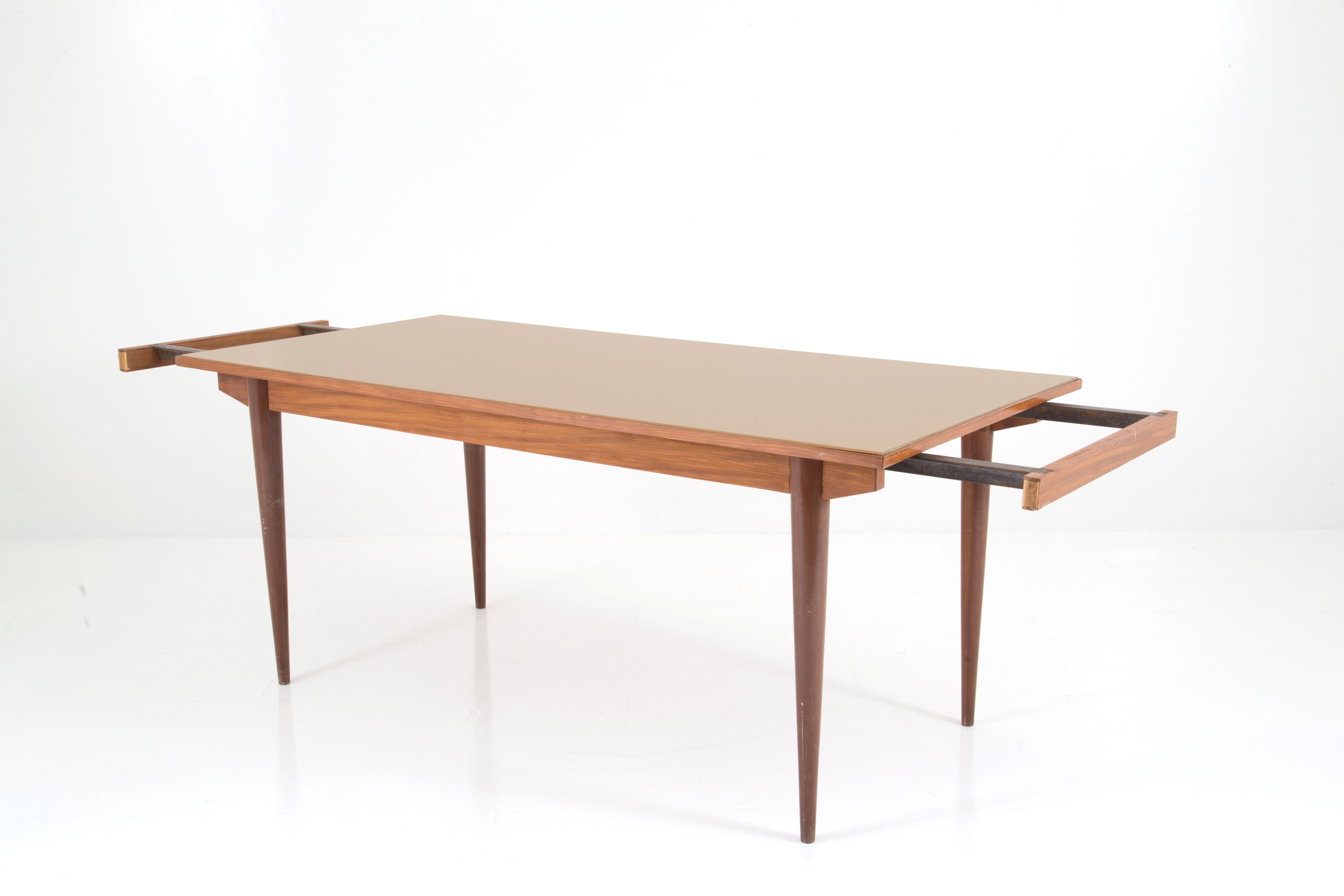 Tavolo Allungabile con Piano in Vetro