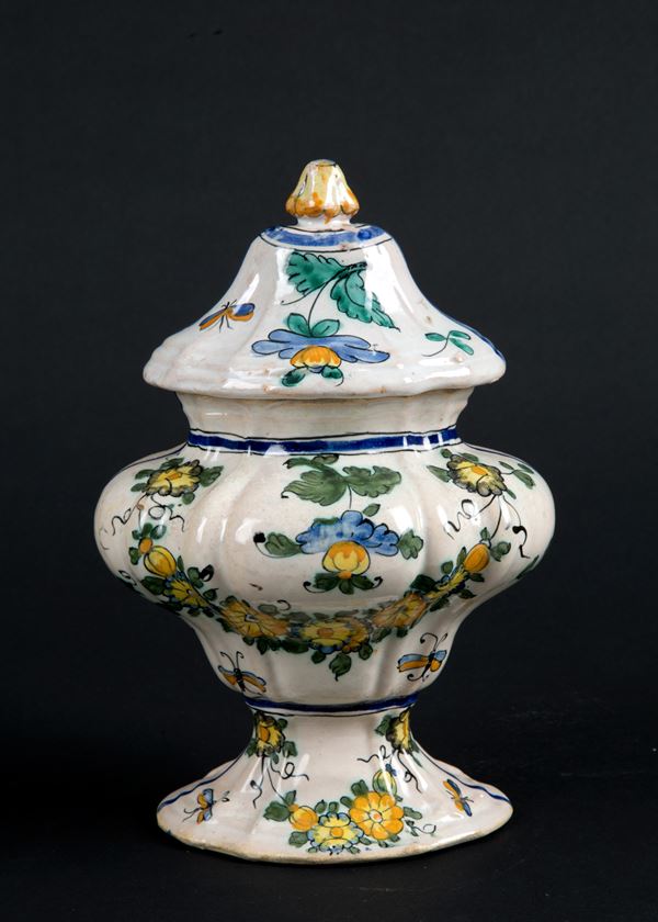 Vaso con coperchio. Faenza