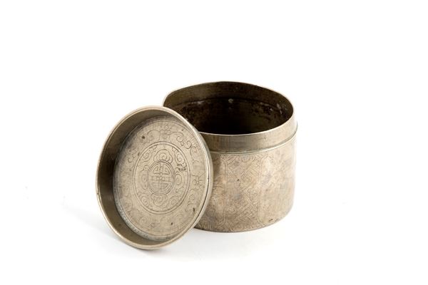 Betel nut storage box in silver metal