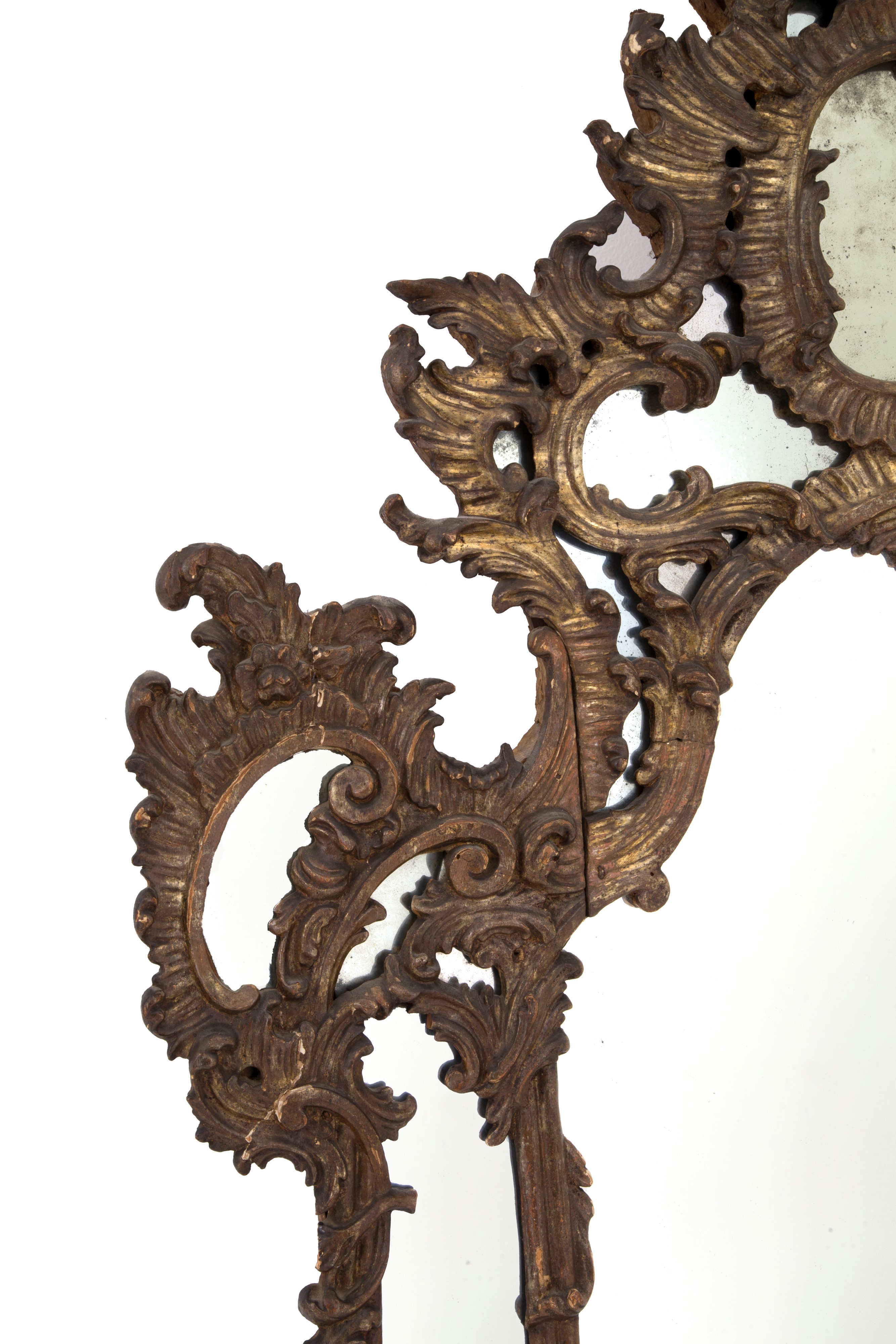 Specchiera intagliata